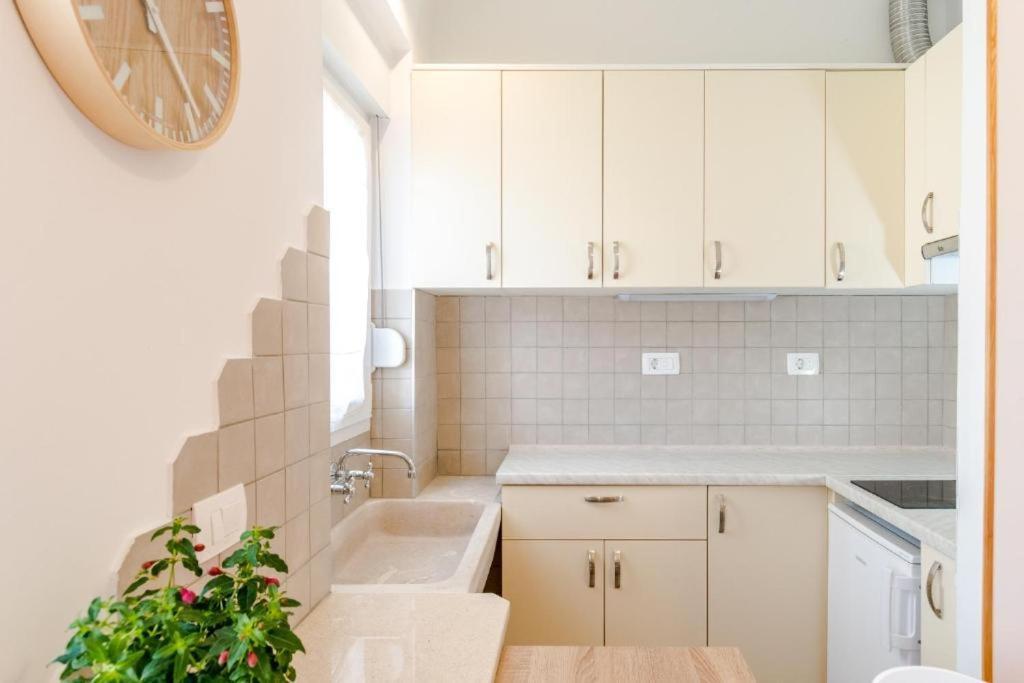 Apartments Yoe สปลิท ภายนอก รูปภาพ